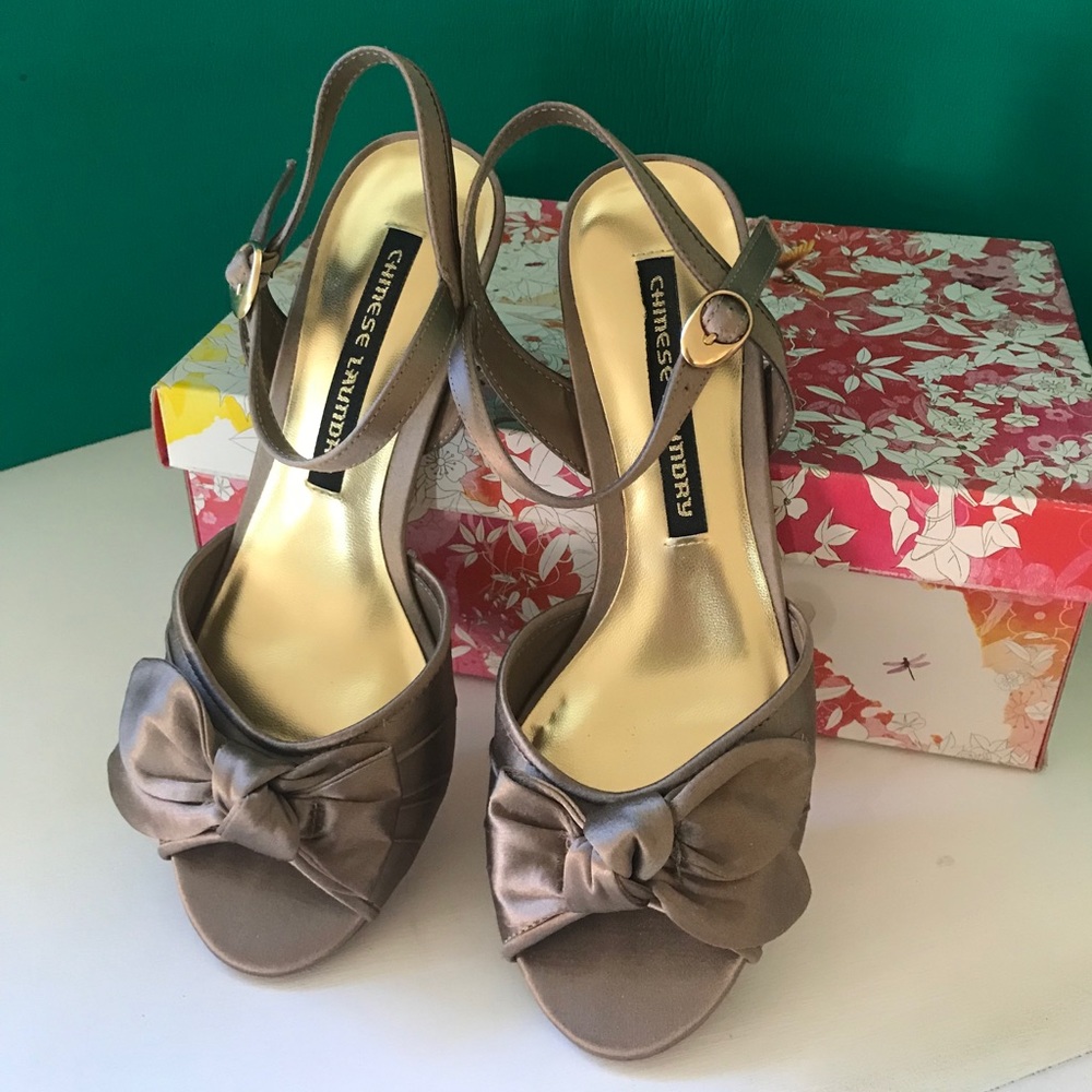 Chinese Laundry Women's Jemmy Pump,Taupe,6.5 M